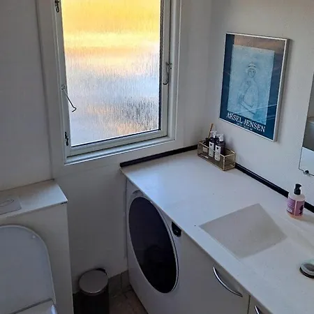 Architect-designed By The Water Ferienhaus