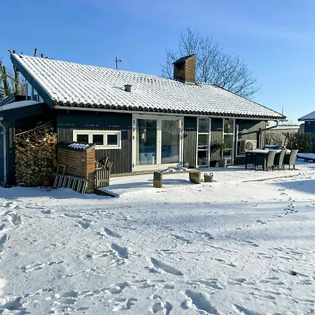 Architect-designed By The Water Ferienhaus