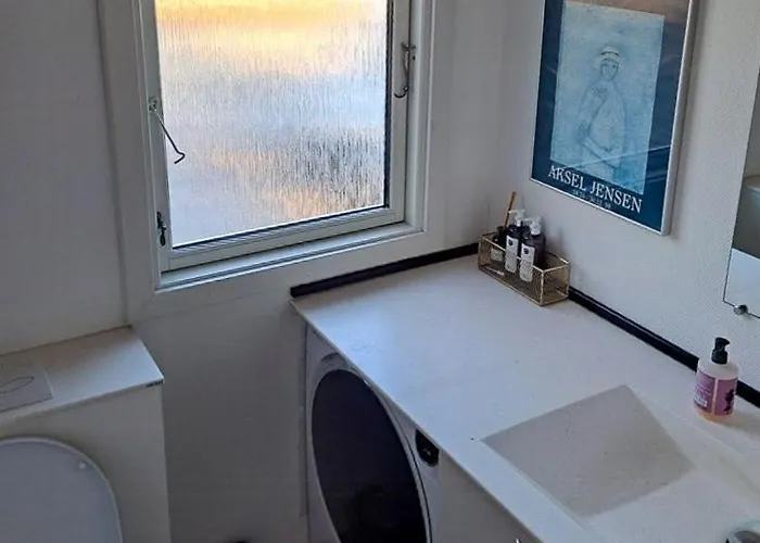 Architect-designed By The Water Ferienhaus